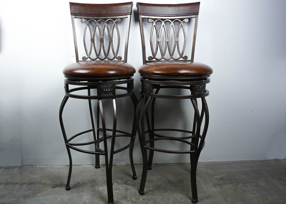 Bar Style Table and Chairs