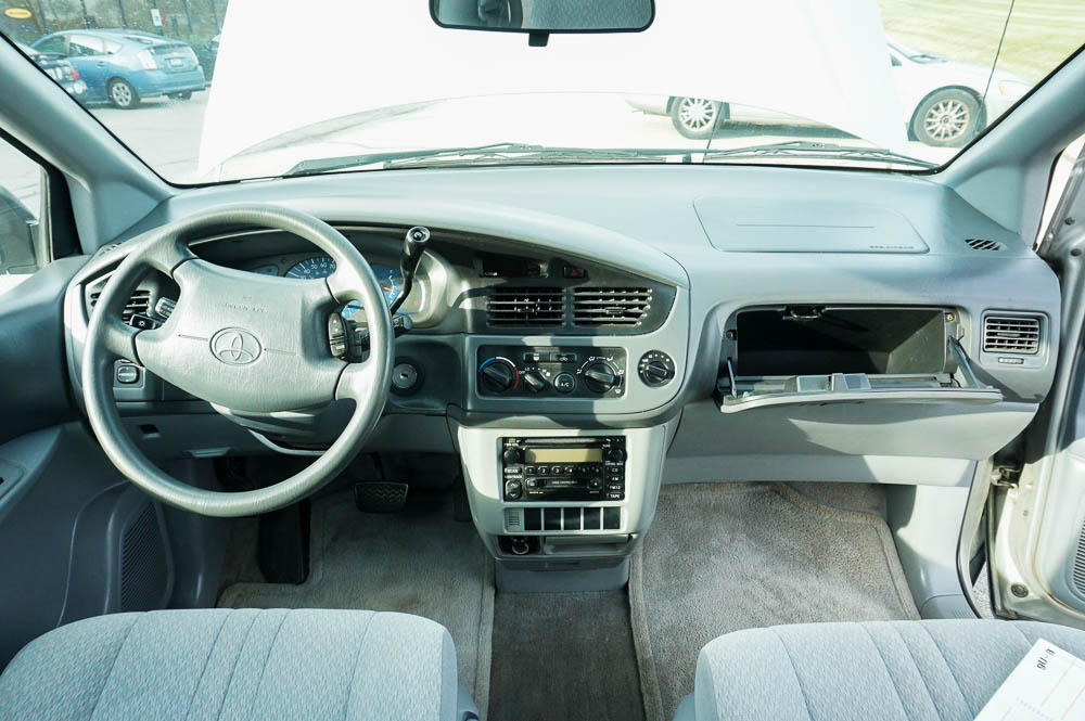 2003 Toyota Sienna Minivan