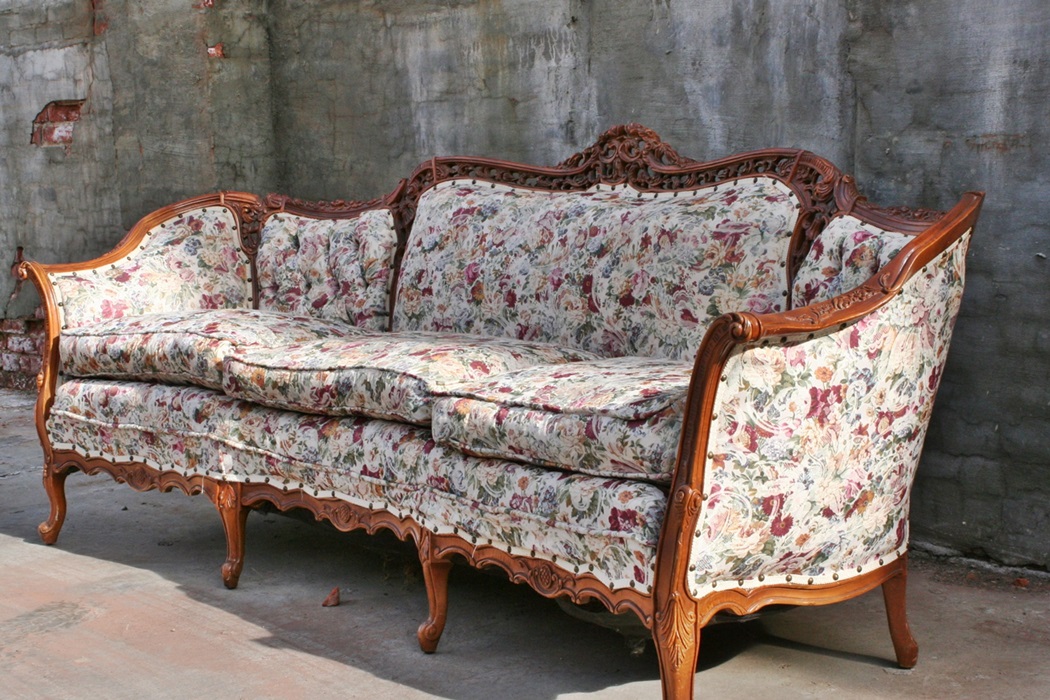 Mid-19th Century American Rococo Revival Sofa