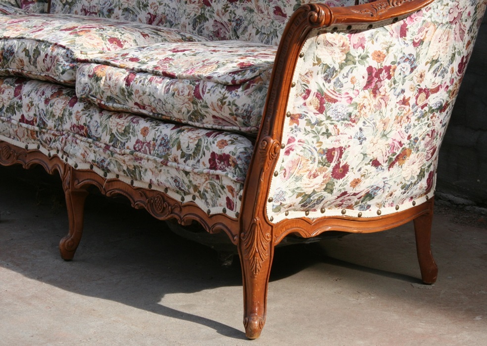 Mid-19th Century American Rococo Revival Sofa
