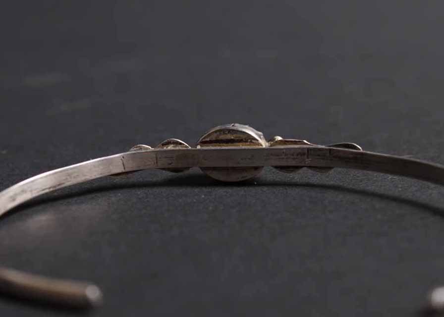 Vintage Southwestern Style Sterling Silver Bangle
