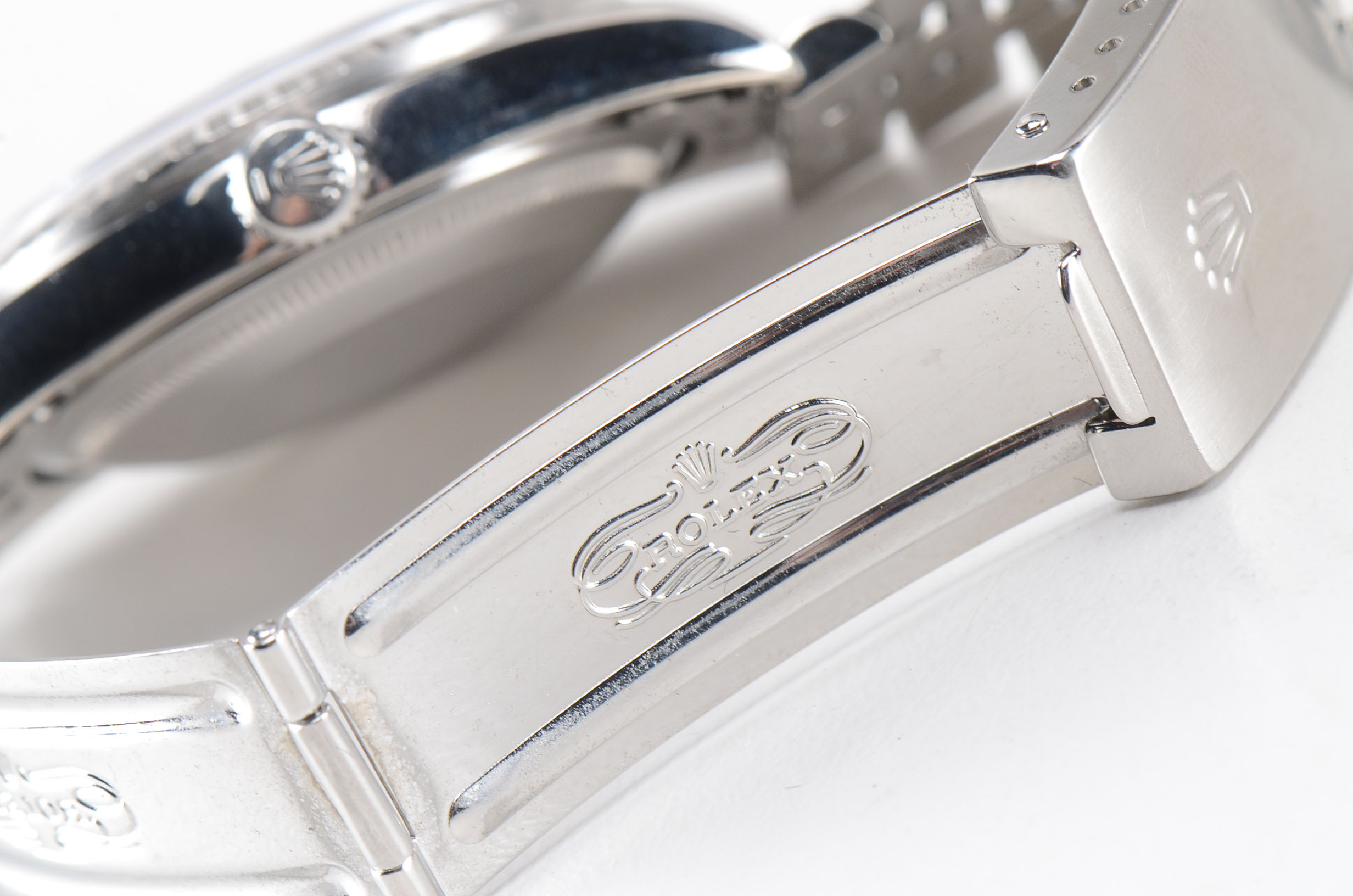 Rolex Datejust Steel 16220 Automatic White Roman Dial on Jubilee