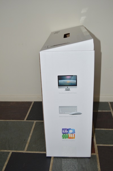 Apple iMac 21.5 inch LED 16:9 Computer With Keyboard and Mouse