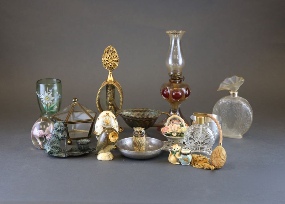 Assorted Small Decorative Items
