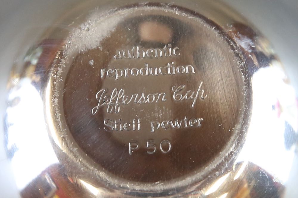 Assorted Small Decorative Items