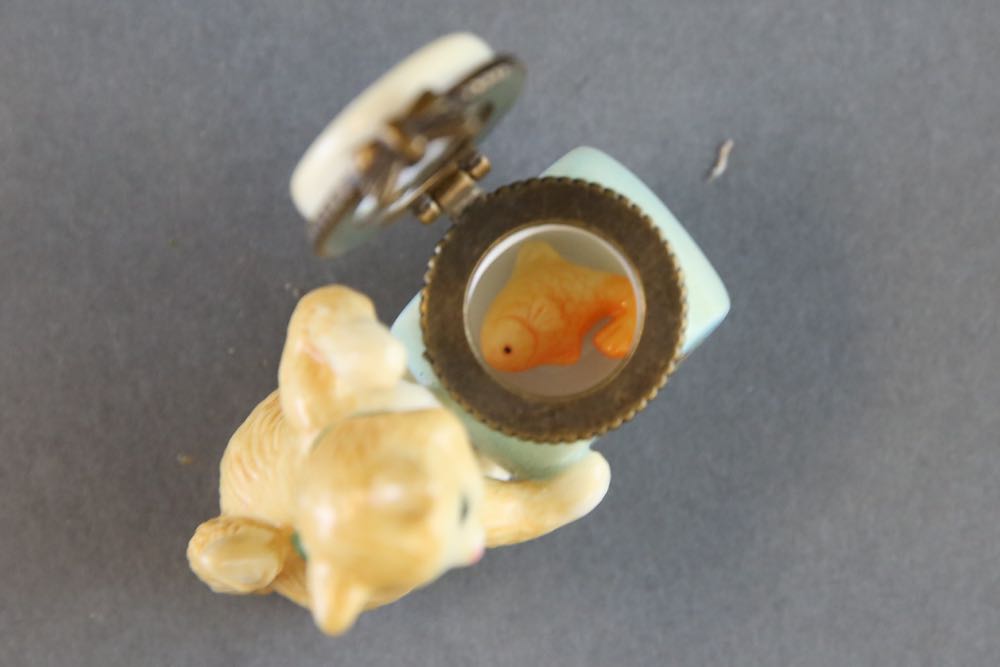 Assorted Small Decorative Items