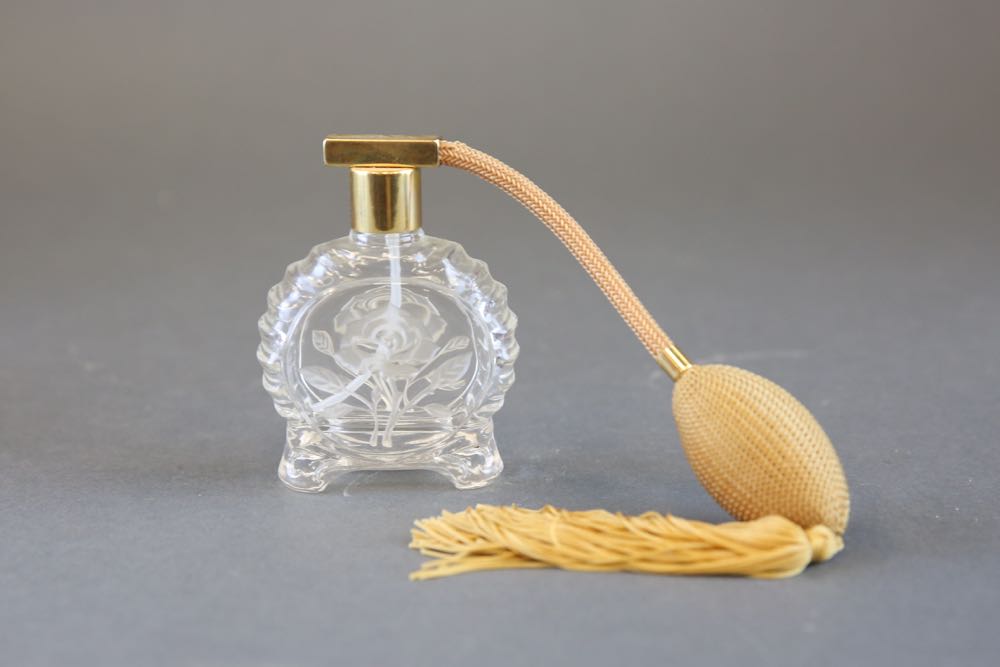 Assorted Small Decorative Items