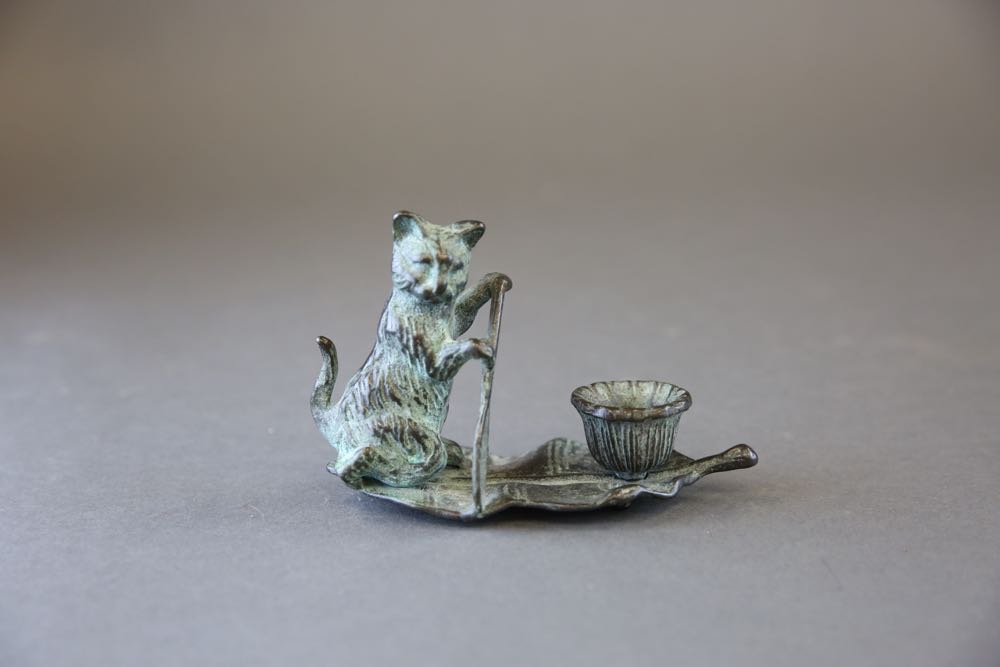 Assorted Small Decorative Items