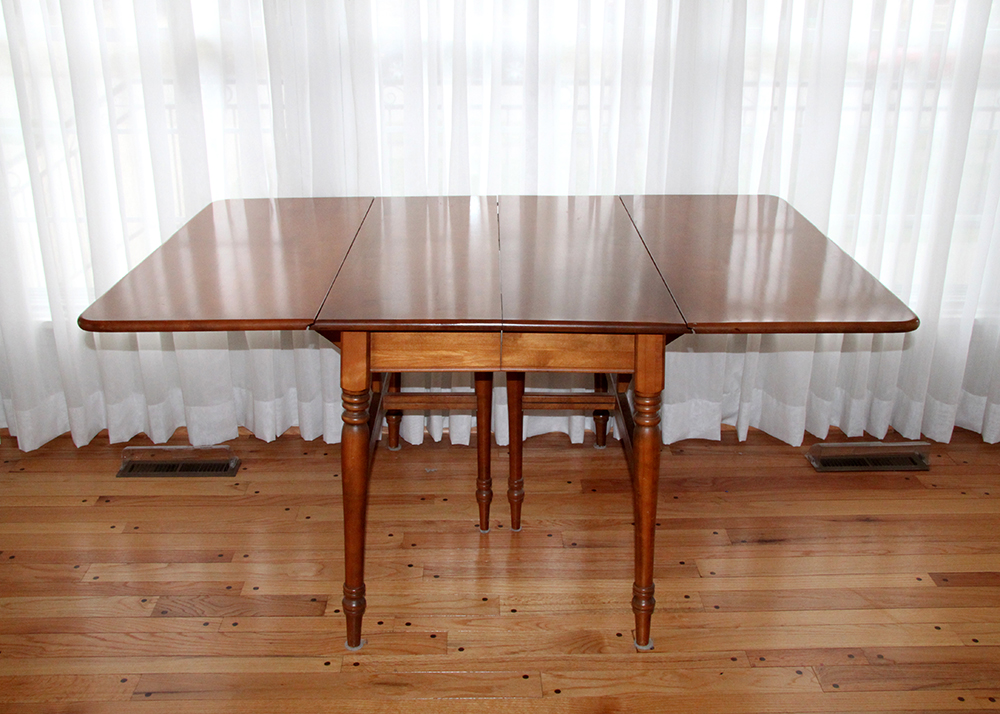Antique St. Johns Table Company Maple Drop Leaf Table