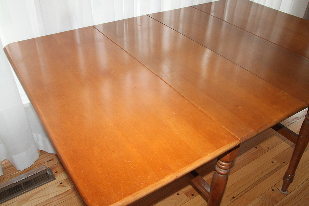 Antique St. Johns Table Company Maple Drop Leaf Table