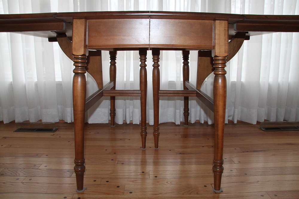 Antique St. Johns Table Company Maple Drop Leaf Table