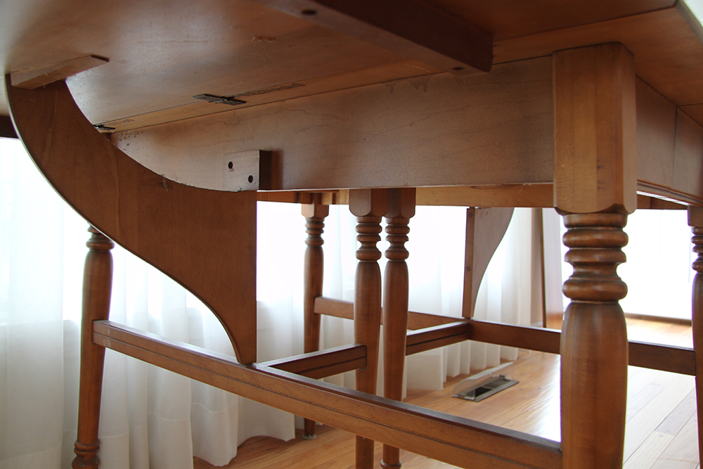 Antique St. Johns Table Company Maple Drop Leaf Table