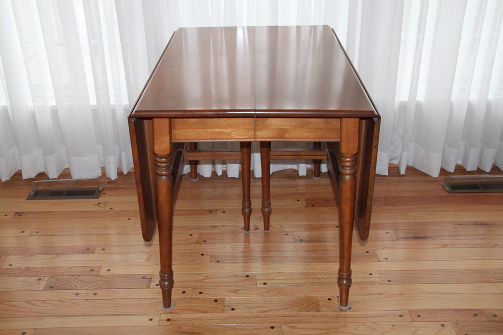 Antique St. Johns Table Company Maple Drop Leaf Table