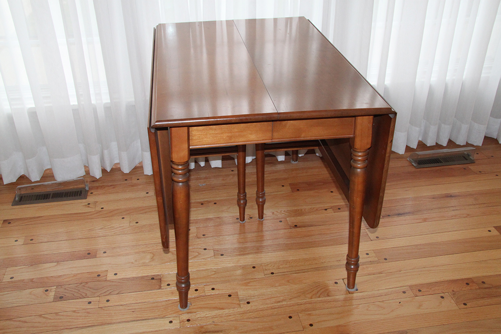Antique St. Johns Table Company Maple Drop Leaf Table