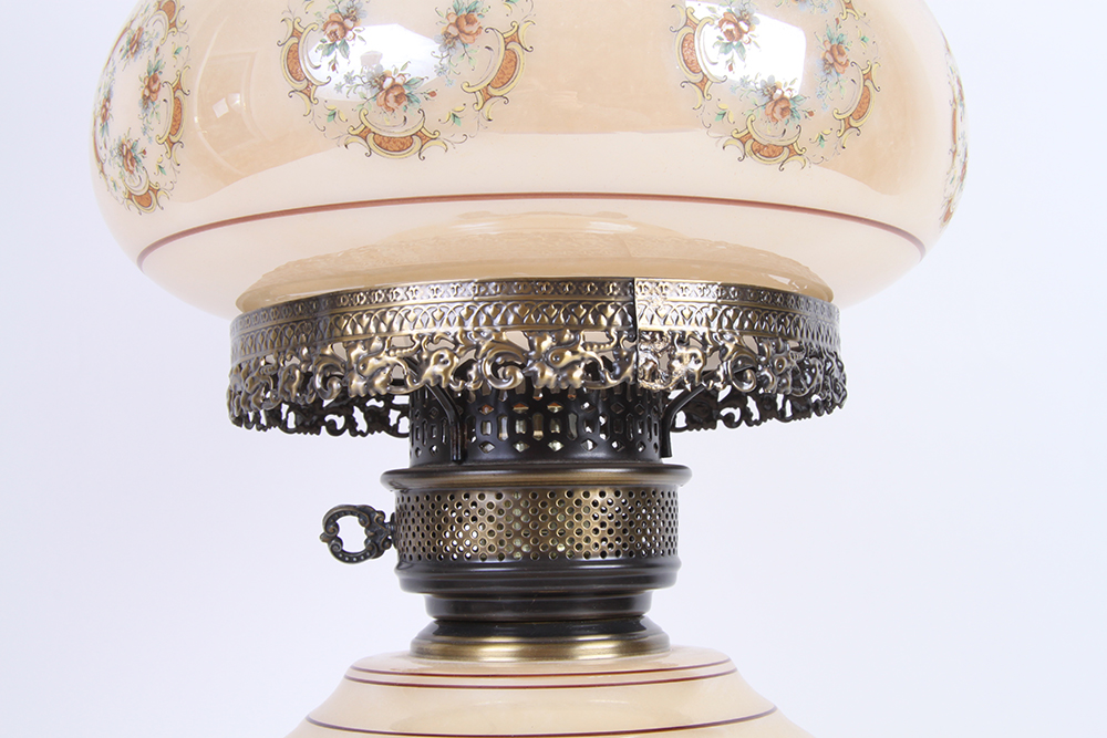 Victorian Style Banquet Lamp