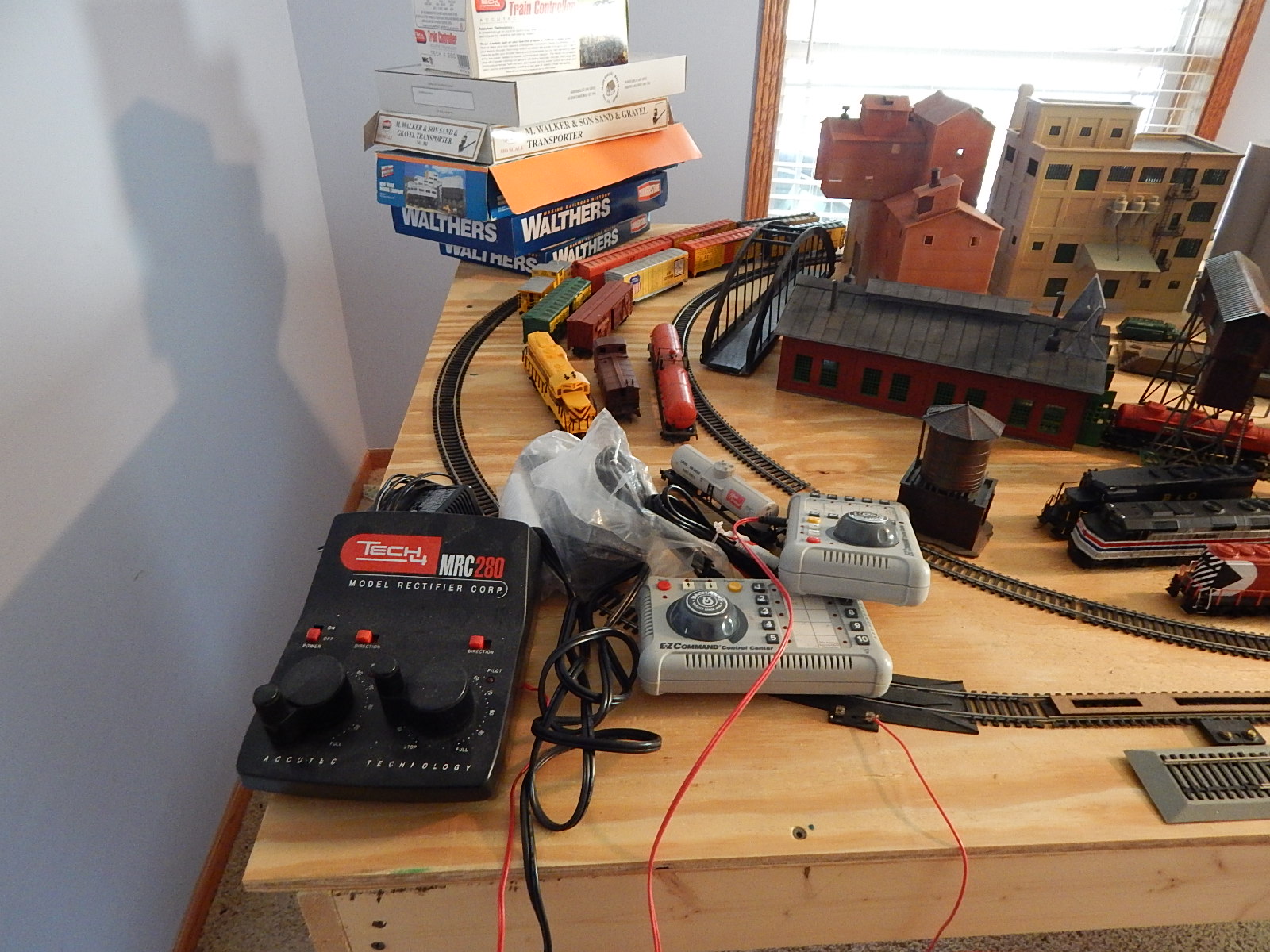 Table Top HO Model Train Display and Table