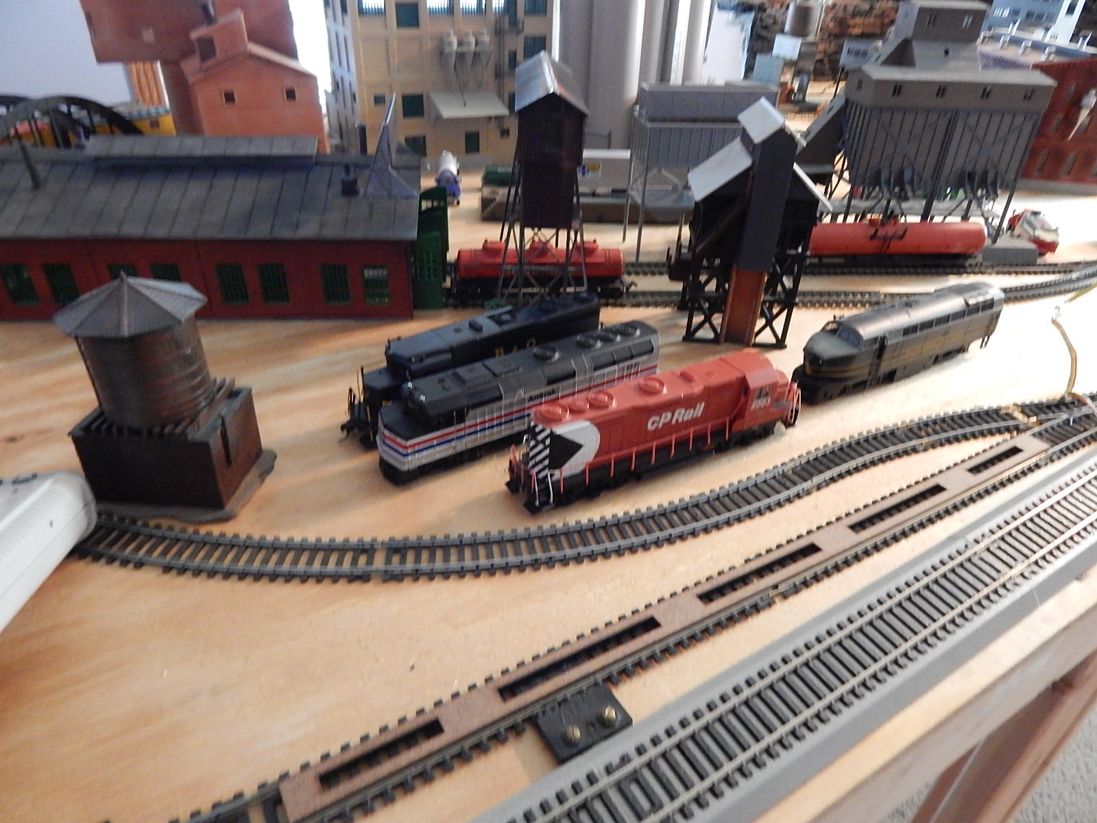 Table Top HO Model Train Display and Table