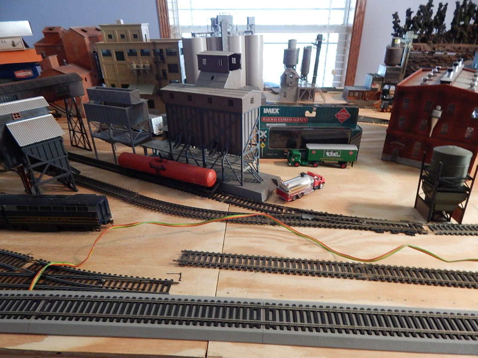 Table Top HO Model Train Display and Table