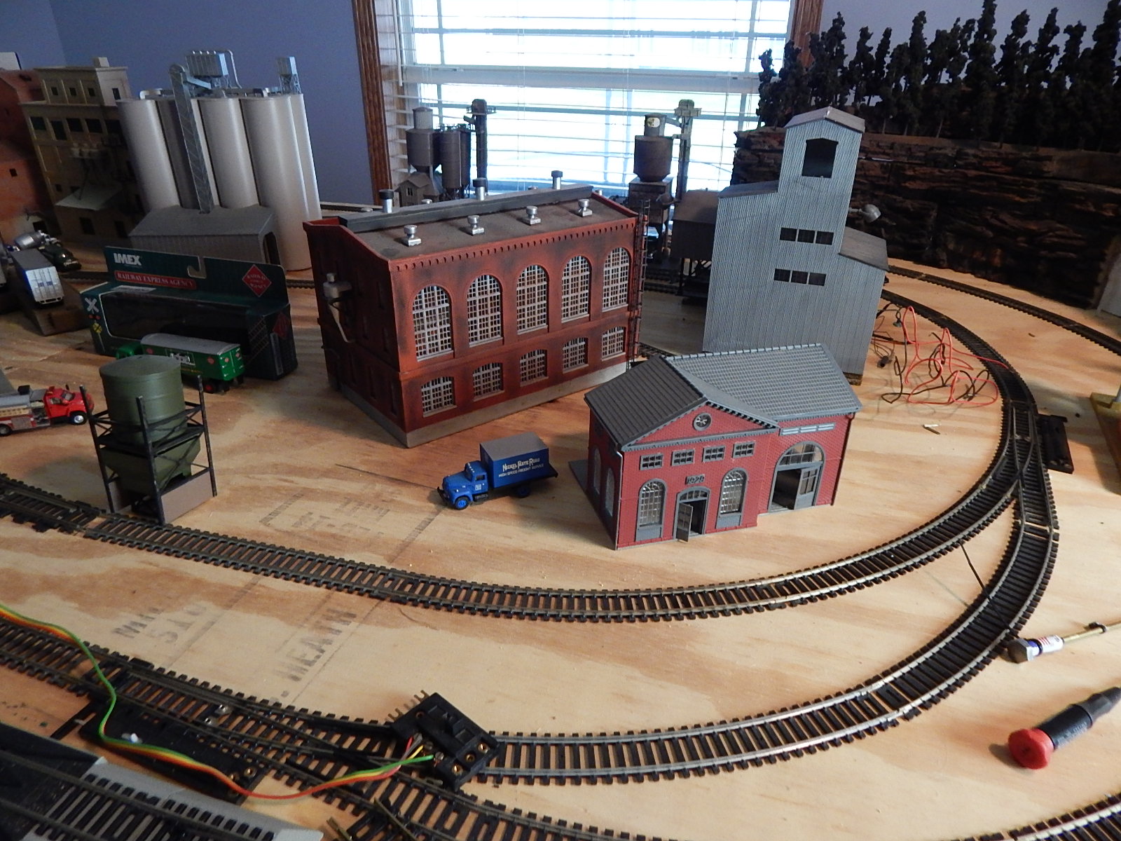 Table Top HO Model Train Display and Table