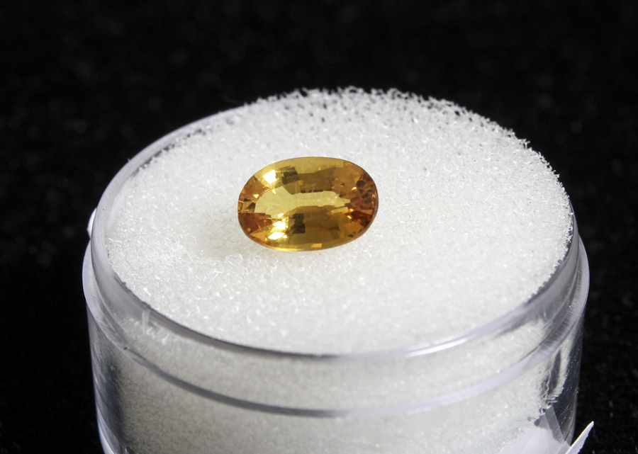 Oval Cut Golden Sapphire Stone