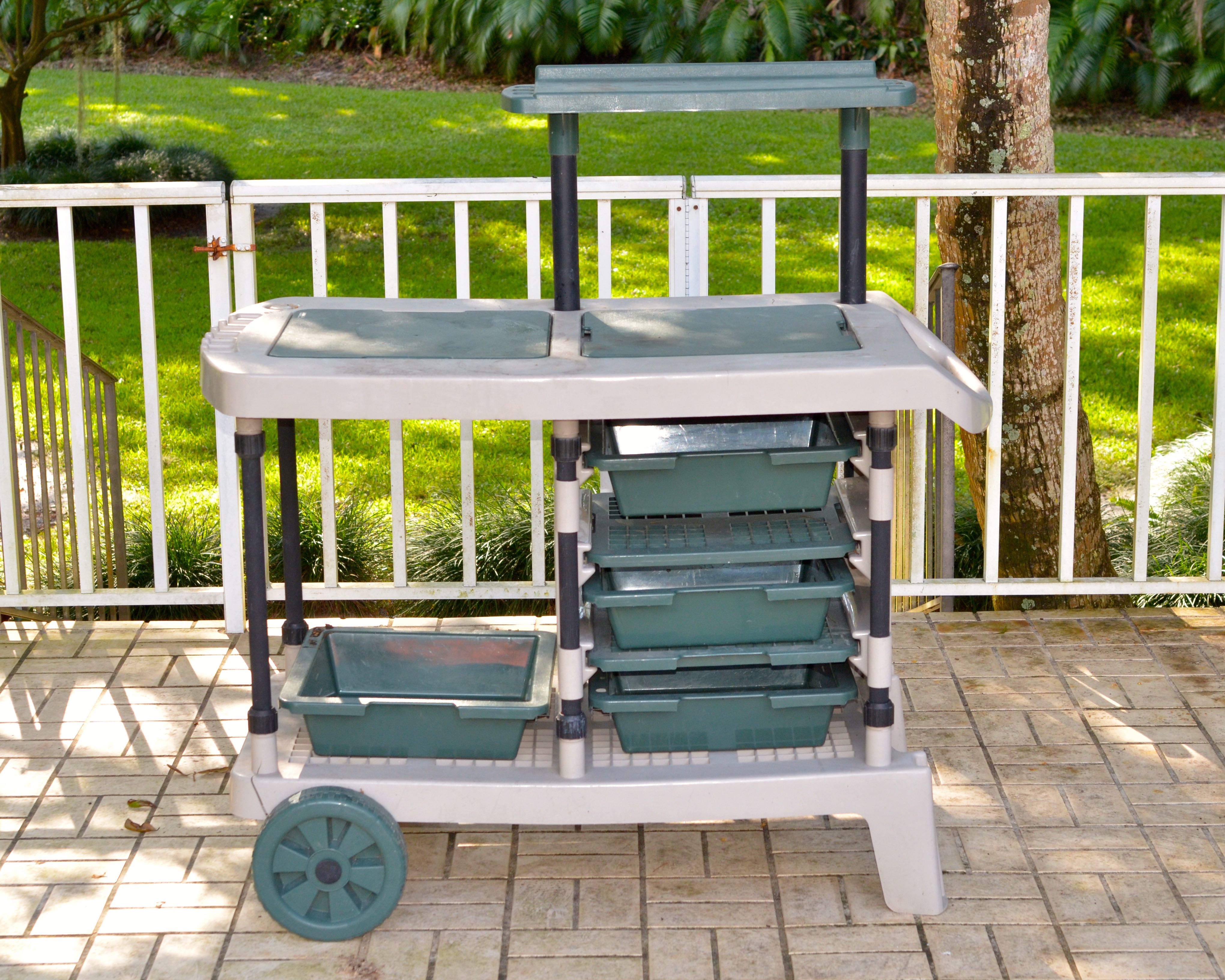 Suncast Garden Cart