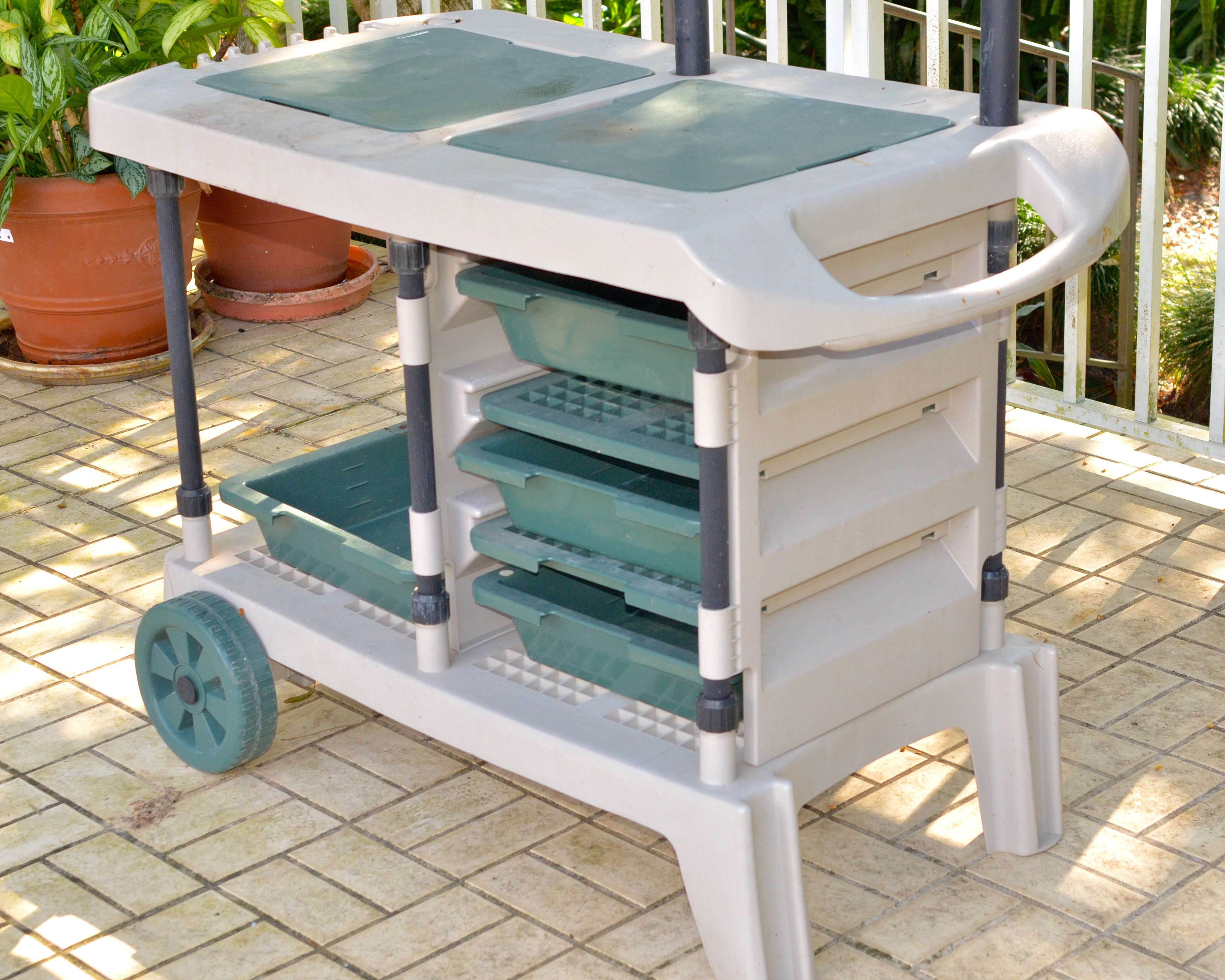 Suncast Garden Cart