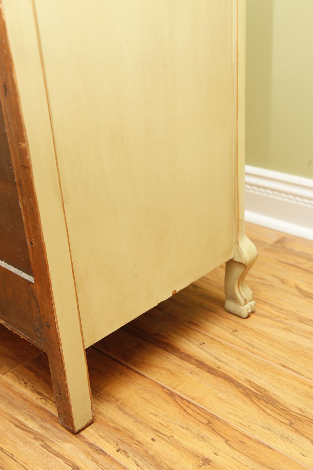 Distressed Finish Chest with Mirror