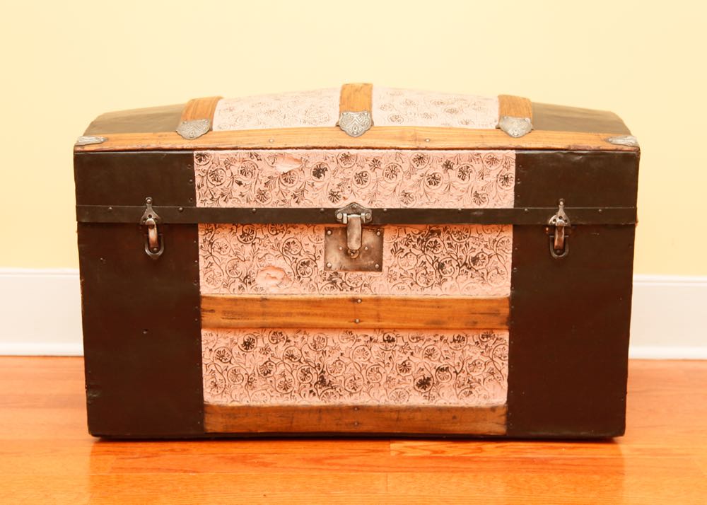Metal Camel Back Trunk