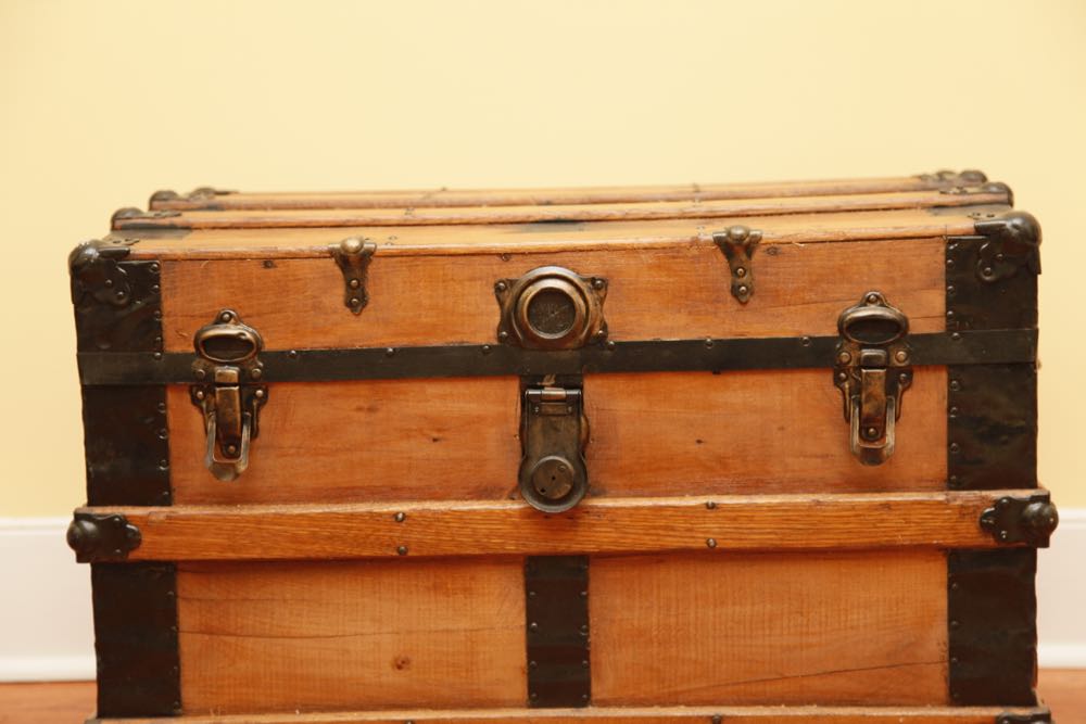 Pine and Oak Flat Top Trunk