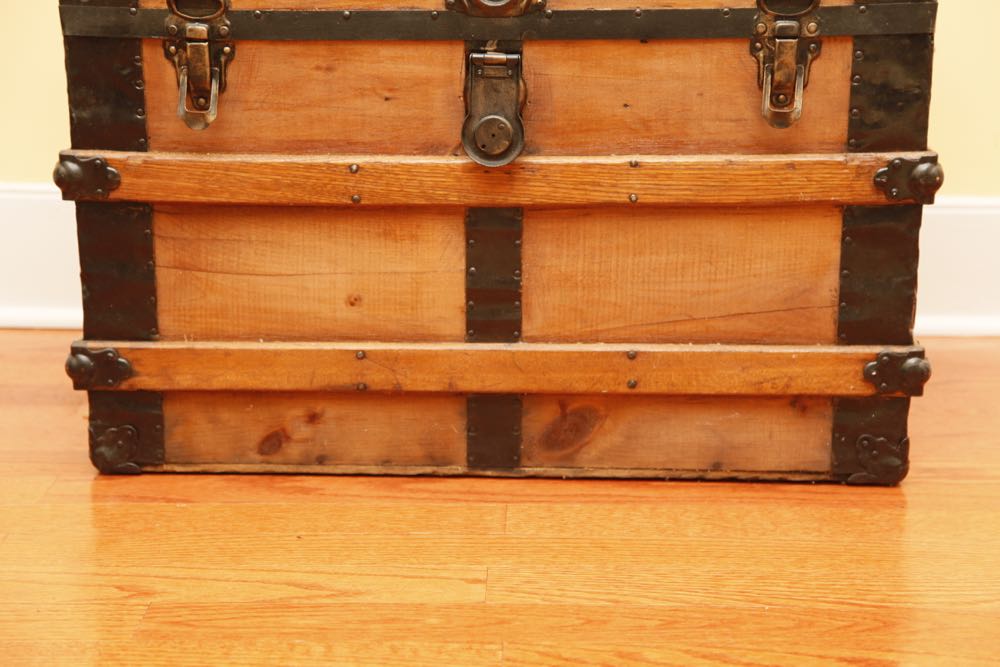 Pine and Oak Flat Top Trunk
