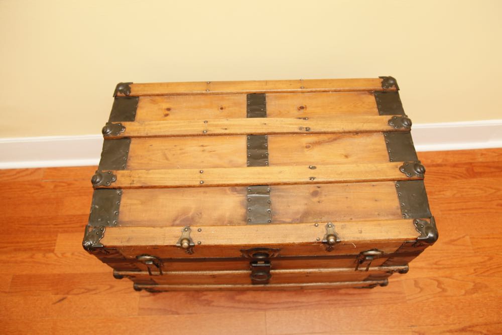 Pine and Oak Flat Top Trunk