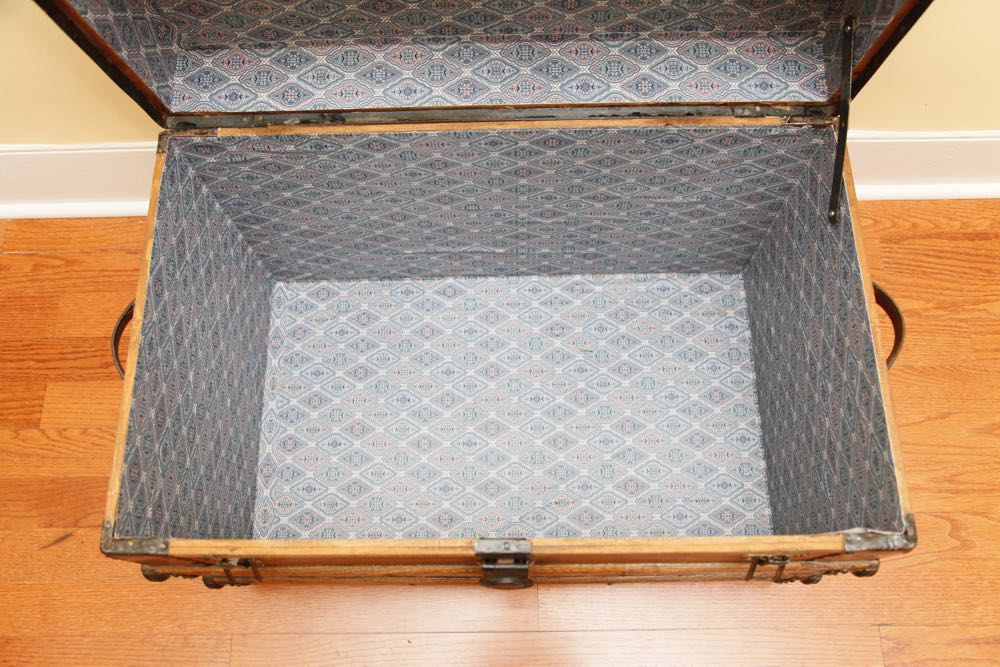 Pine and Oak Flat Top Trunk