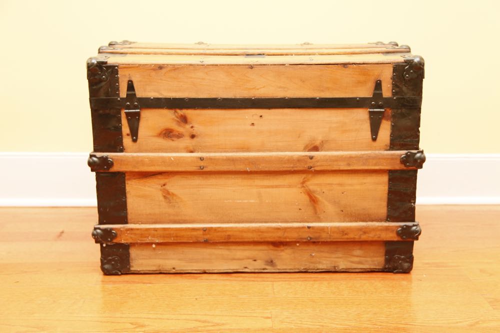 Pine and Oak Flat Top Trunk