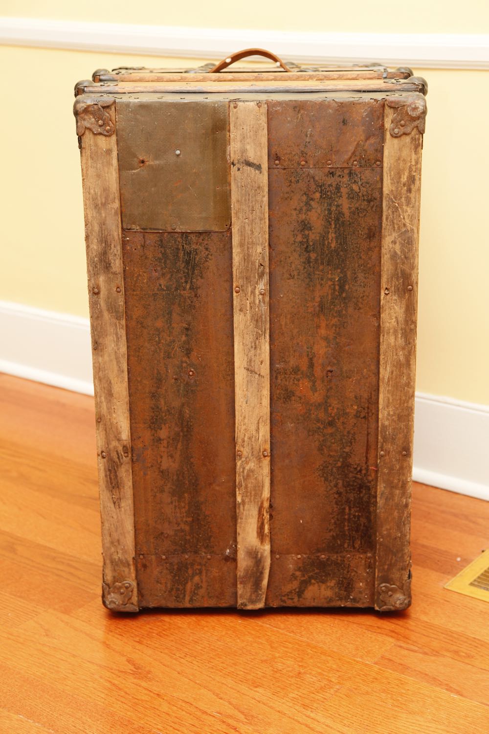 Pine and Oak Flat Top Trunk