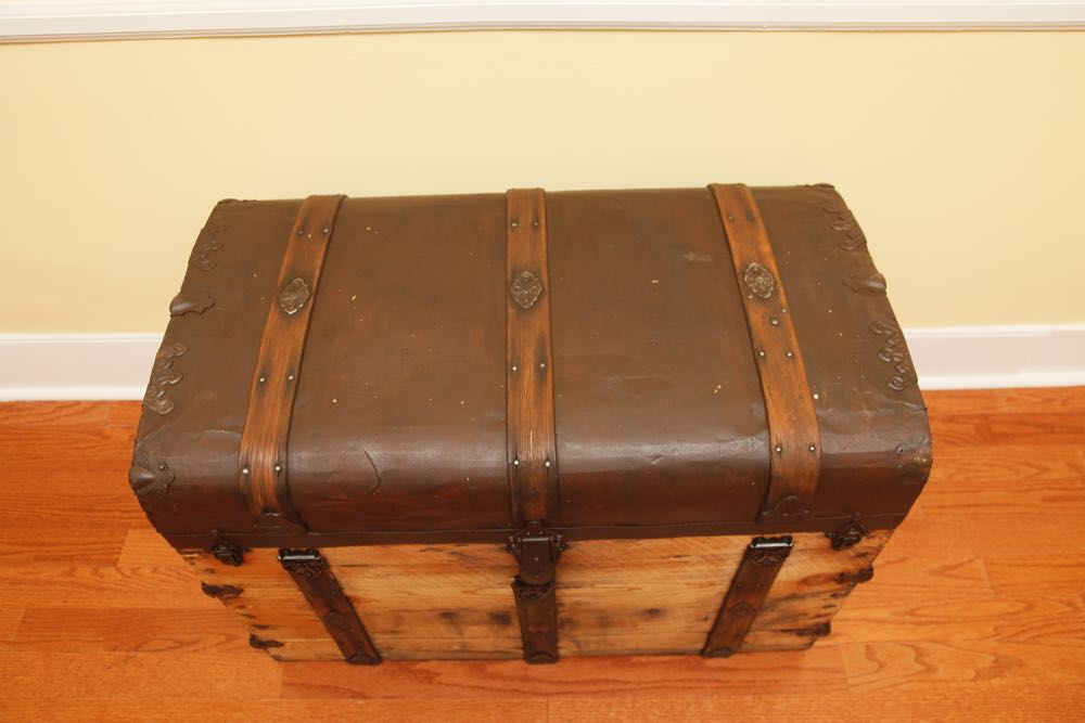 Rustic Waterfall Top Trunk