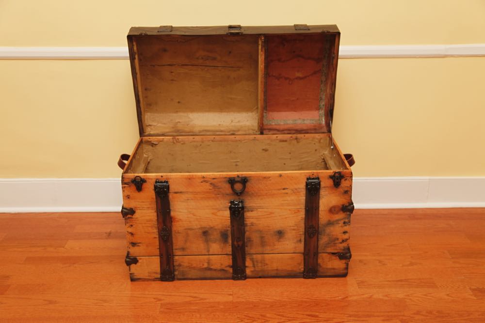 Rustic Waterfall Top Trunk