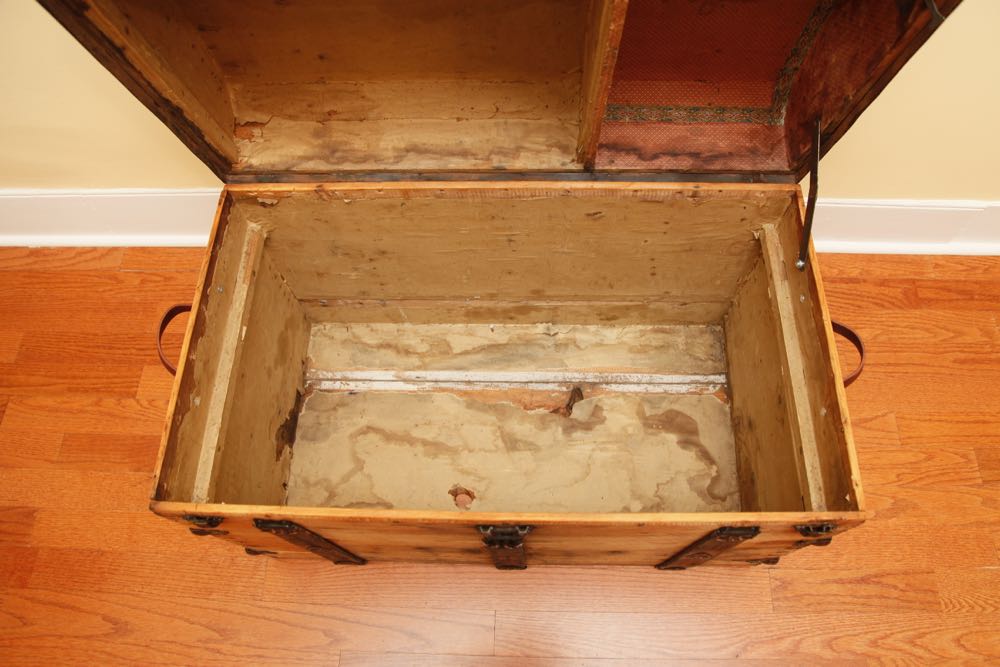 Rustic Waterfall Top Trunk