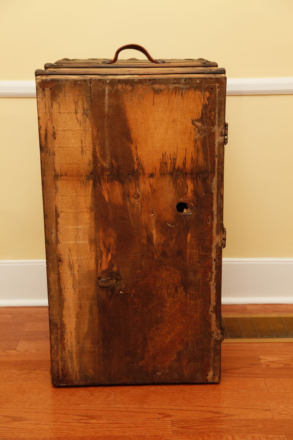 Rustic Waterfall Top Trunk