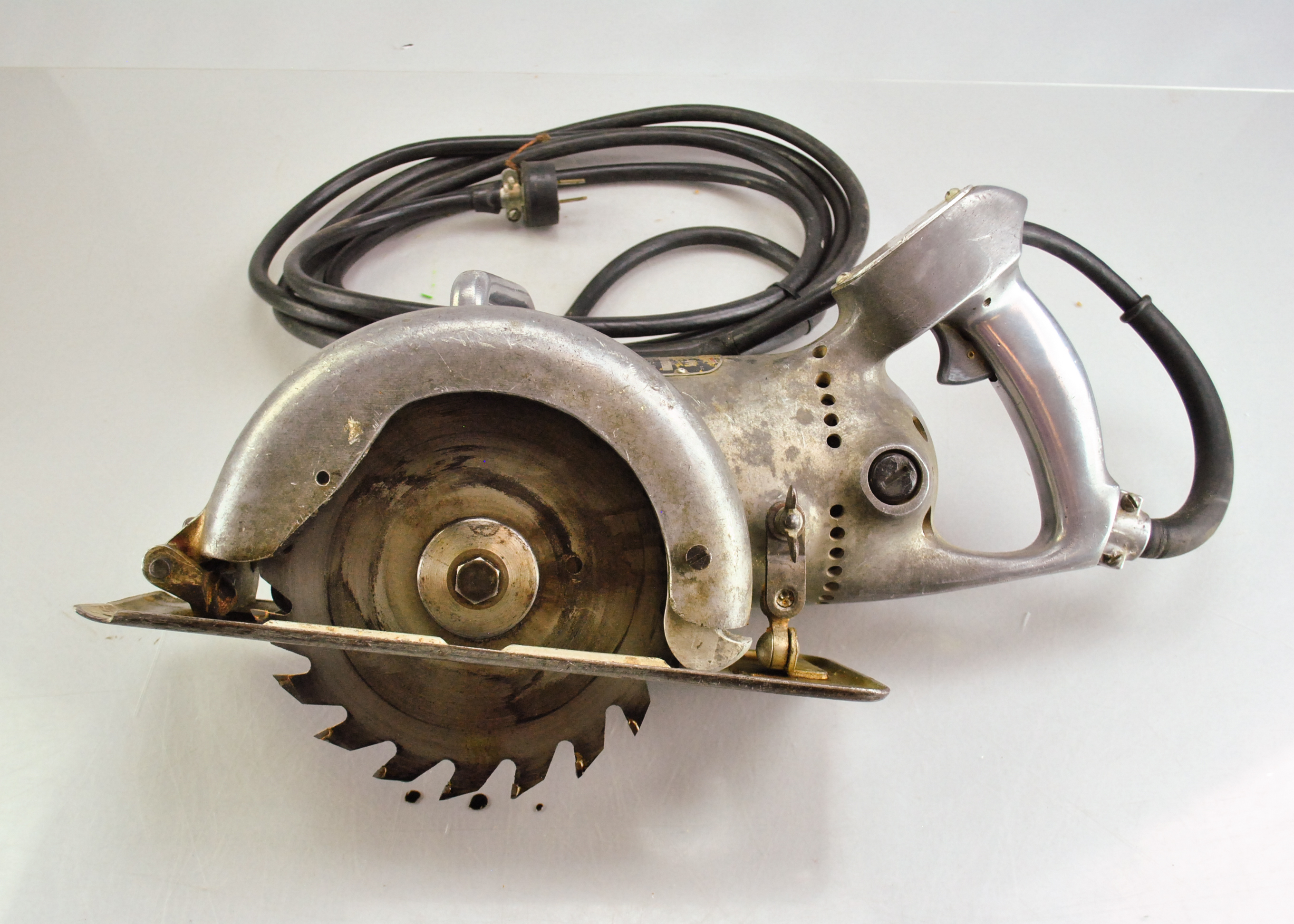 Vintage Black & Decker Electric Circular Saw With Carrying Case