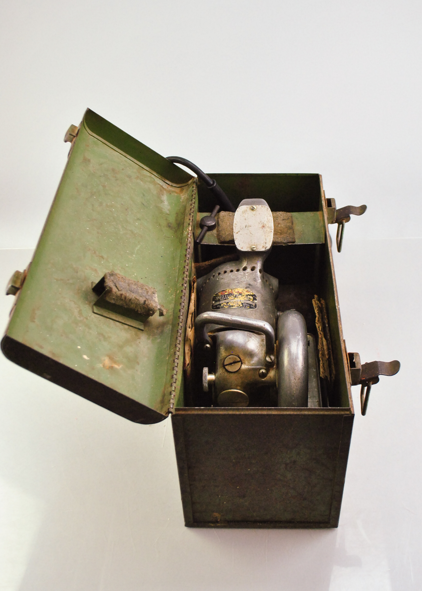 Vintage Black & Decker Electric Circular Saw With Carrying Case