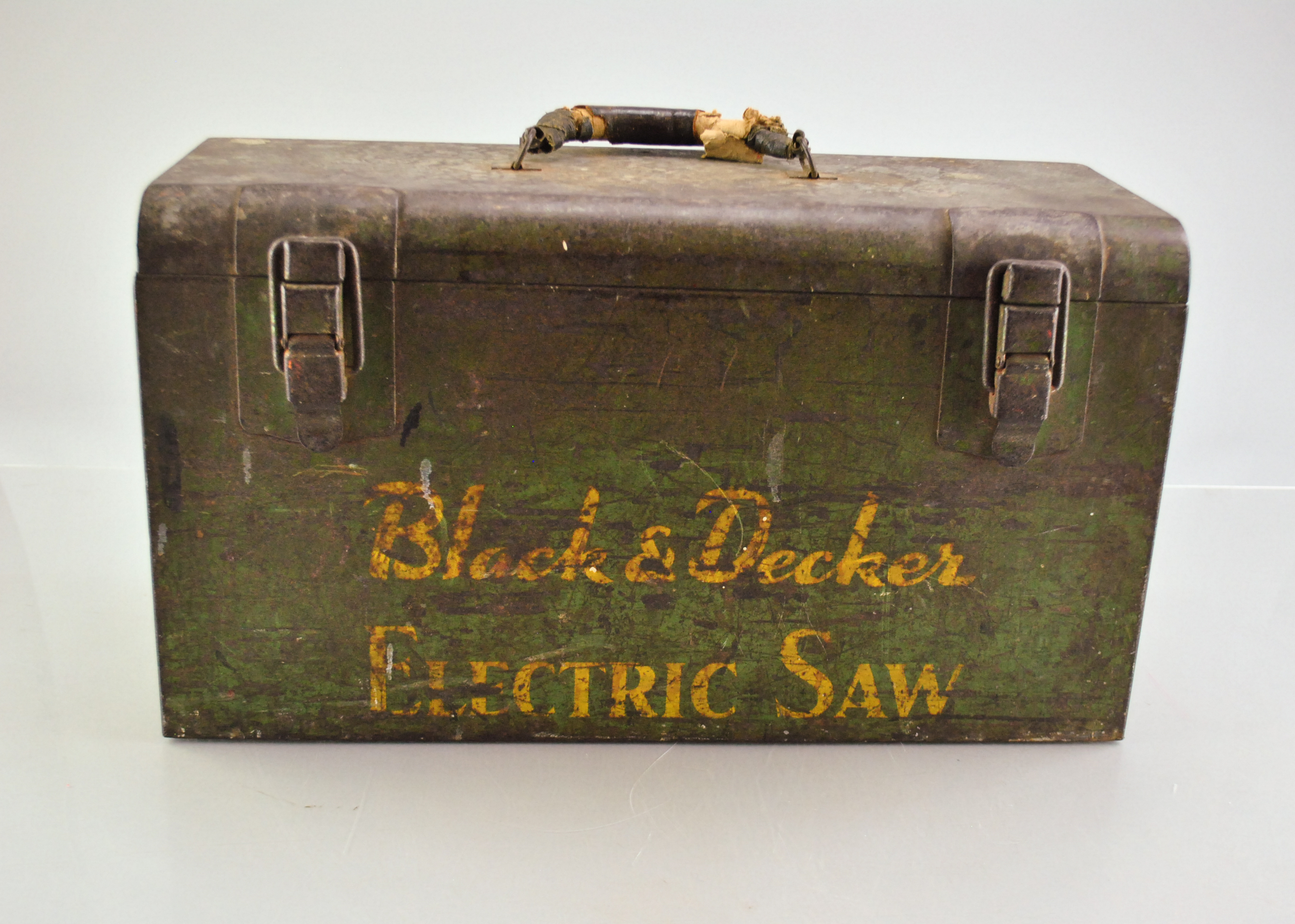 Vintage Black & Decker Electric Circular Saw With Carrying Case