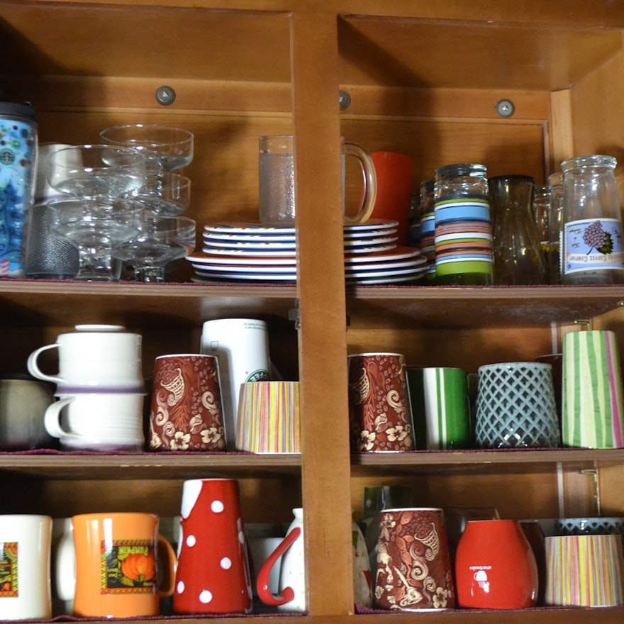 Cabinet With Coffee Mugs, Tumbers, Sherbet Glasses, Etc.