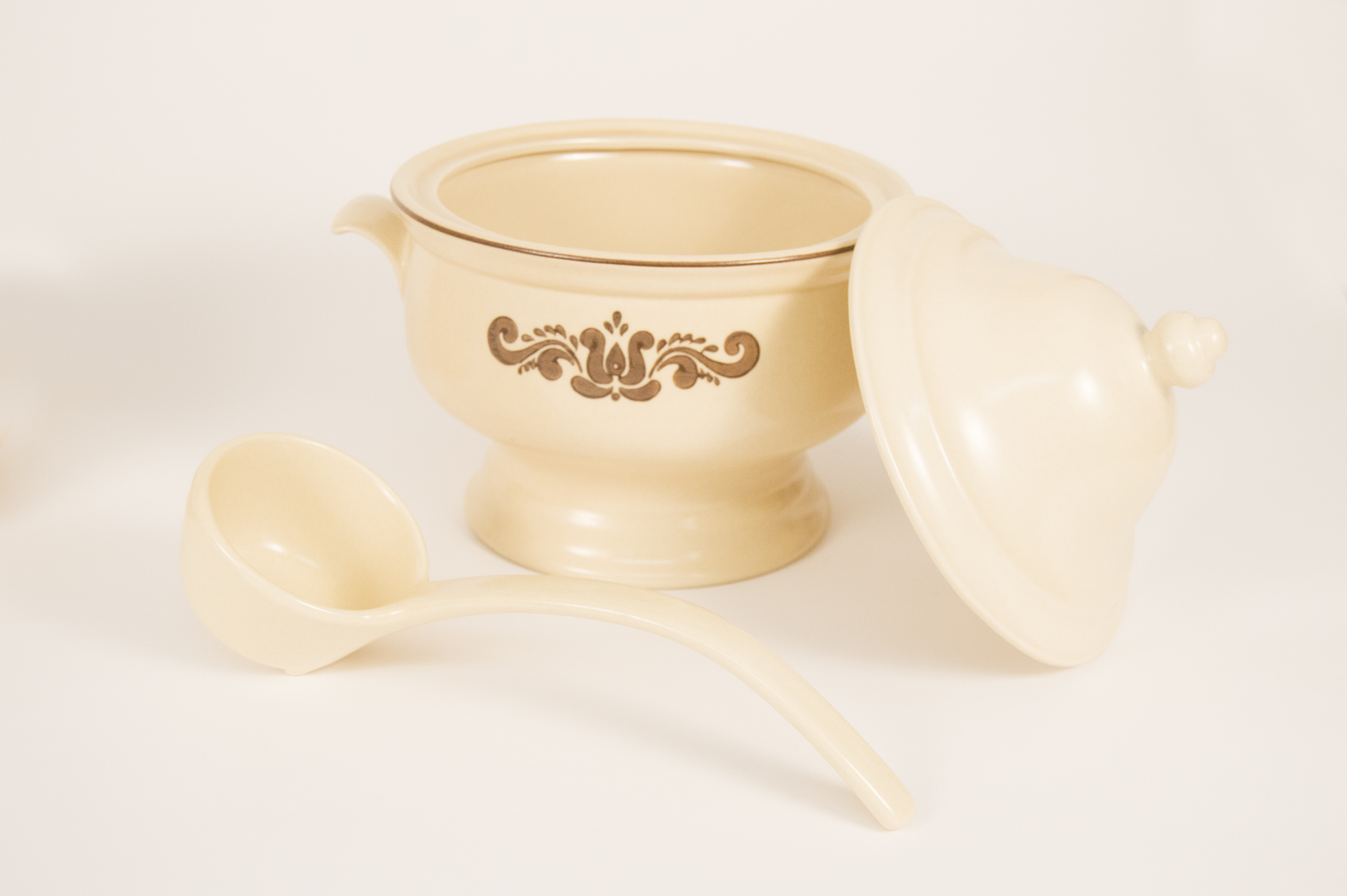 Pfaltzgraff Covered Bowls