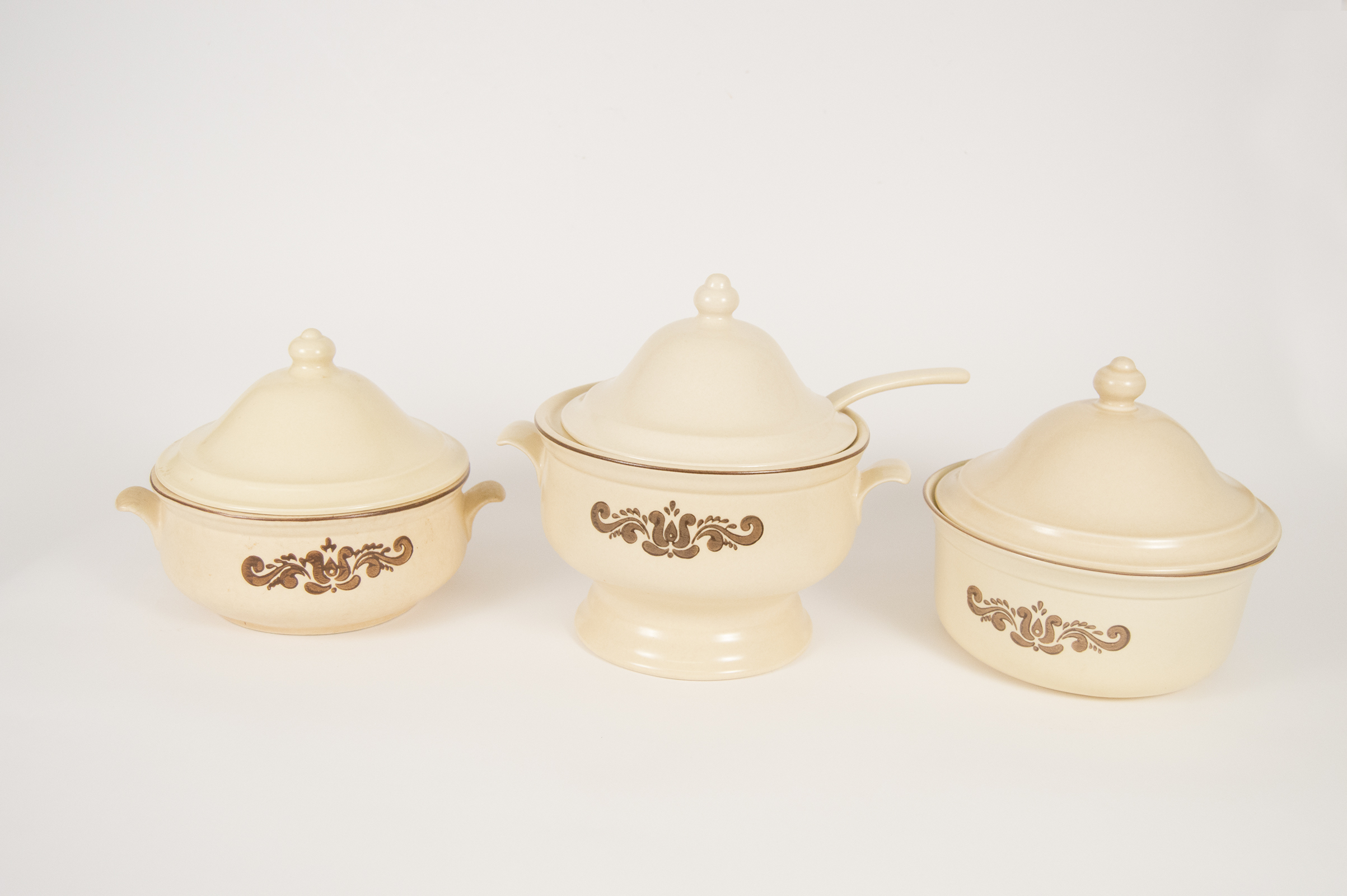 Pfaltzgraff Covered Bowls