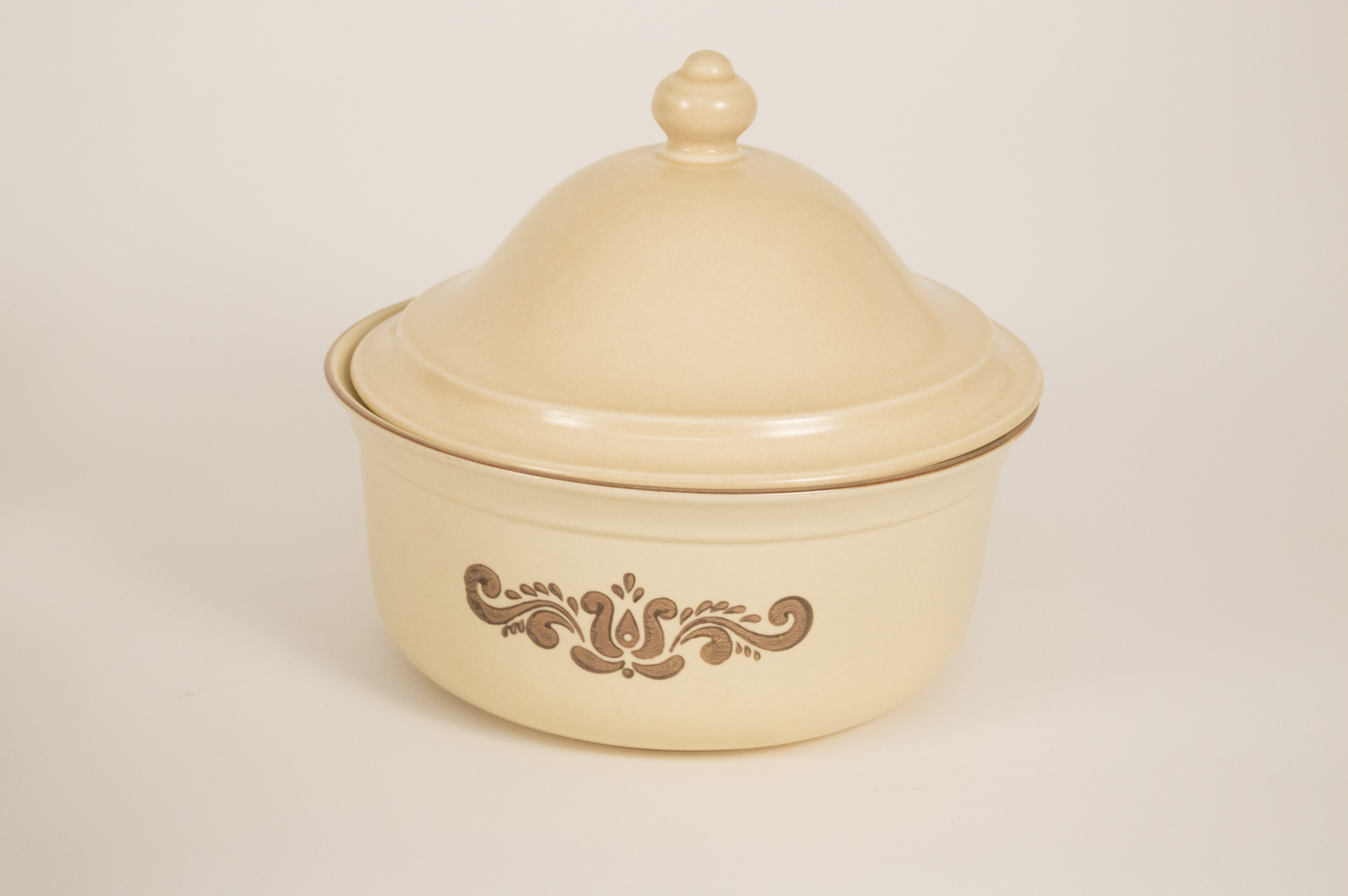 Pfaltzgraff Covered Bowls