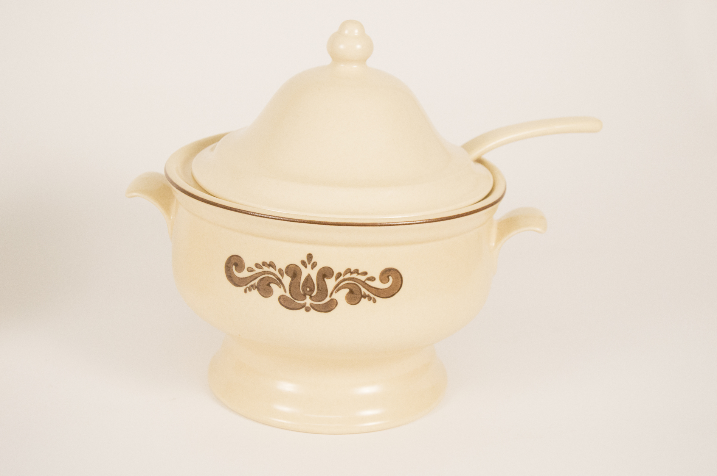 Pfaltzgraff Covered Bowls