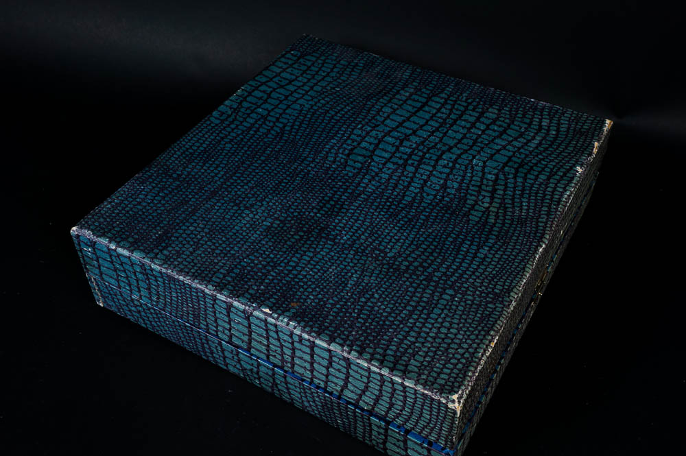 Vintage 18 Piece Tea Set with Carrying Case