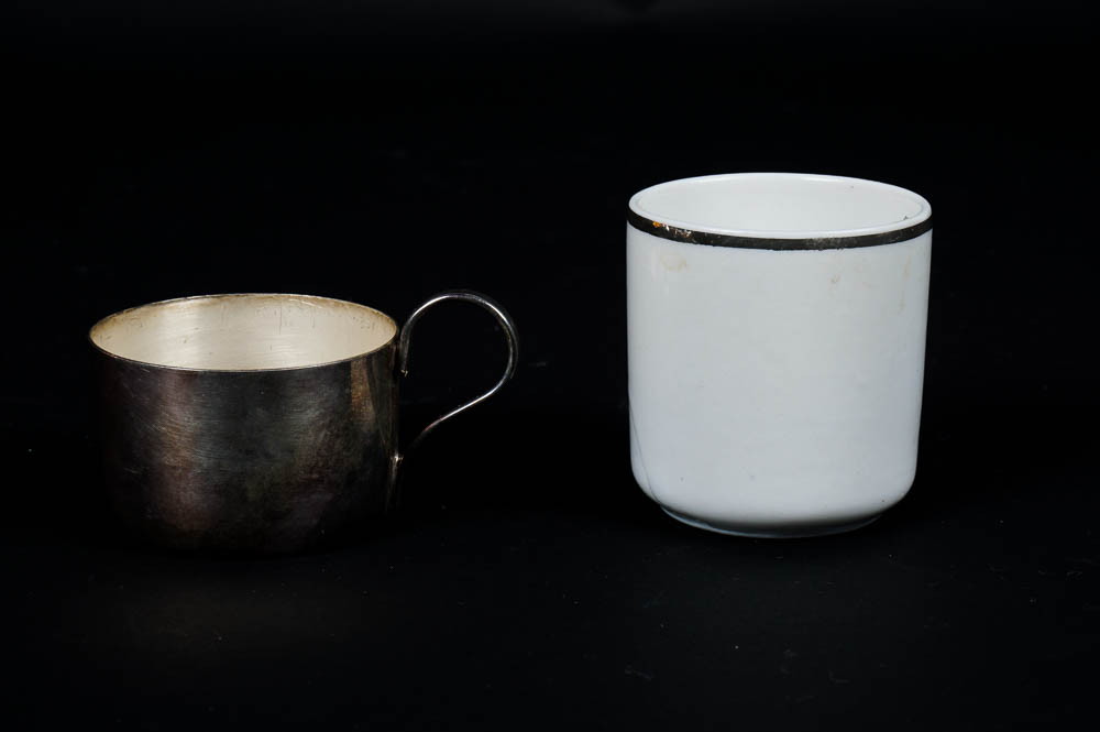 Vintage 18 Piece Tea Set with Carrying Case