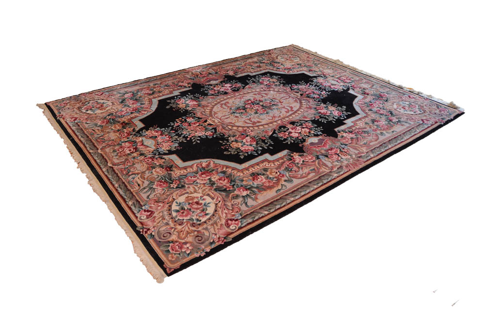 Traditional Floral Wool Rug