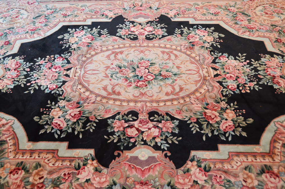 Traditional Floral Wool Rug